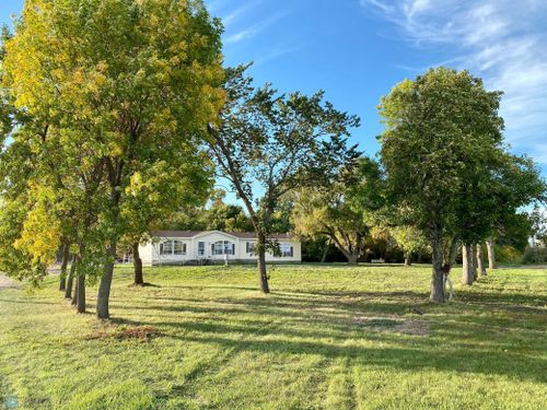 2050 166th Ave Se, Gardner, ND, 58036-9609 | Card Image