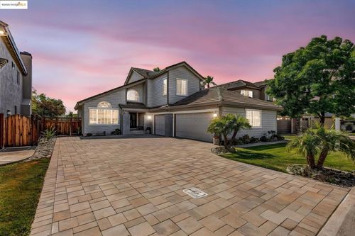 2435 Pinehurst Ct, Discovery Bay, CA, 94505-9220 | Card Image