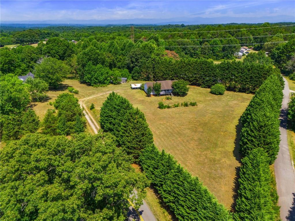 Della Ln, Six Mile, SC 29682