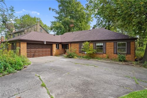 2009 Guadalupe Avenue, Youngstown, OH, 44504 | Card Image