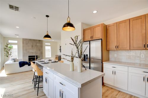 955 Leadville Meadows Dr, Henderson, NV, 89052-4991 | Card Image