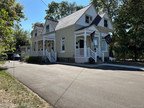 14 W Burdick Street W, Oxford Village, MI, 48359 | Card Image