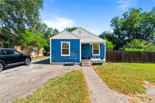 1033 4th St, Alice, TX, 78332-4735 | Card Image