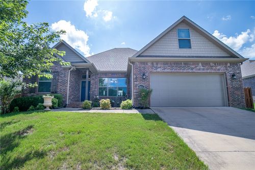 1653 S Laurel Lndg, Fayetteville, AR, 72701-5877 | Card Image