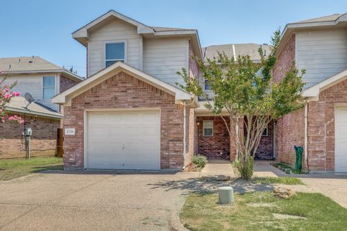 2326 Kingsway Dr, Arlington, TX, 76012-3629 | Card Image