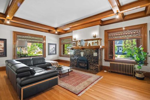 1933 5 St Sw, Calgary, AB, T2S2B2 | Card Image