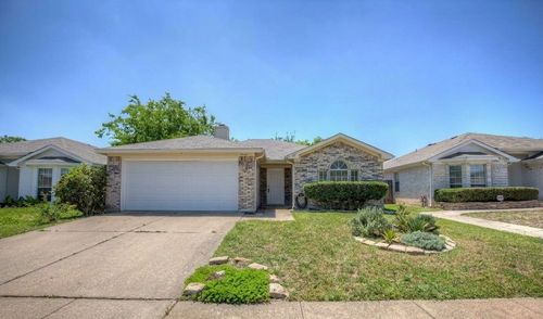 2363 Laurelhill Ln, Fort Worth, TX, 76133-8192 | Card Image