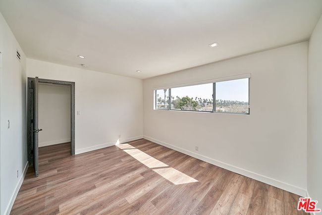 APT-204 - 137 S Maple Dr, Condo with 2 bedrooms, 2 bathrooms and 2 parking in Beverly Hills CA | Image 14