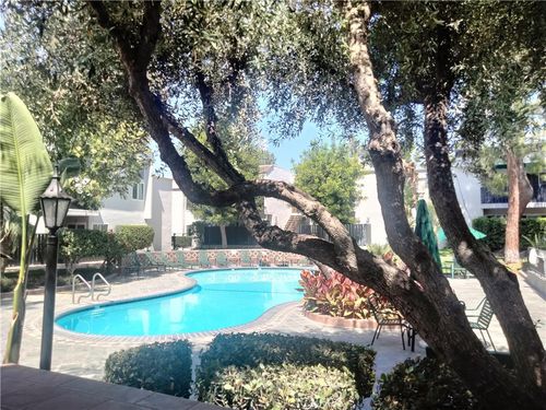 unit-186-18645 Hatteras St, Tarzana, CA, 91356-1868 | Card Image