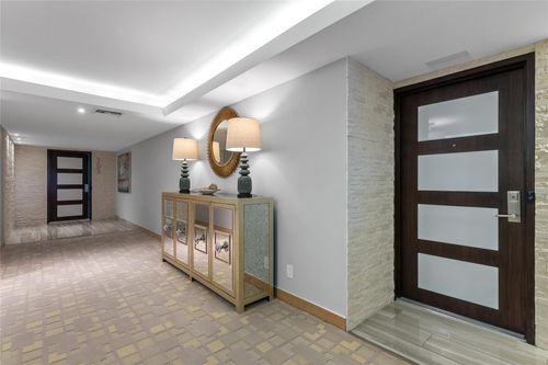 705-777 Bayshore Dr, Fort Lauderdale, FL, 33304-3934 | Card Image