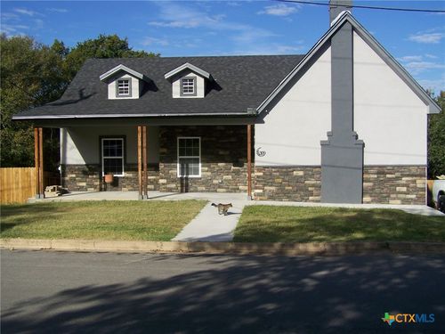 309 N 10th St, Gatesville, TX, 76528-1415 | Card Image