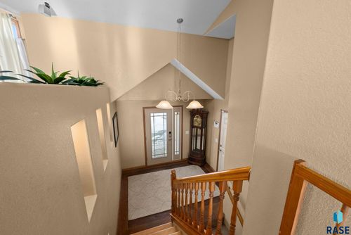 7624 S Courtyard Cir, Sioux Falls, SD, 57108-1723 | Card Image