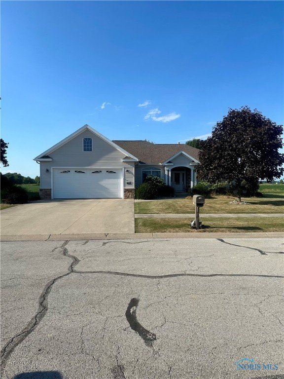 Plantation Ln, Oak Harbor, OH 43449
