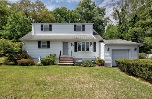 195 Pine Brook Rd, Montville, NJ, 07045-9694 | Card Image