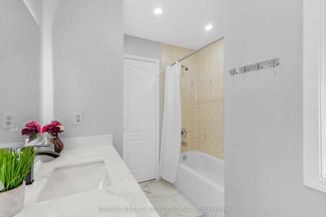 31 Sedgeway Hts, House attached with 3 bedrooms, 4 bathrooms and 3 parking in Vaughan ON | Image 28