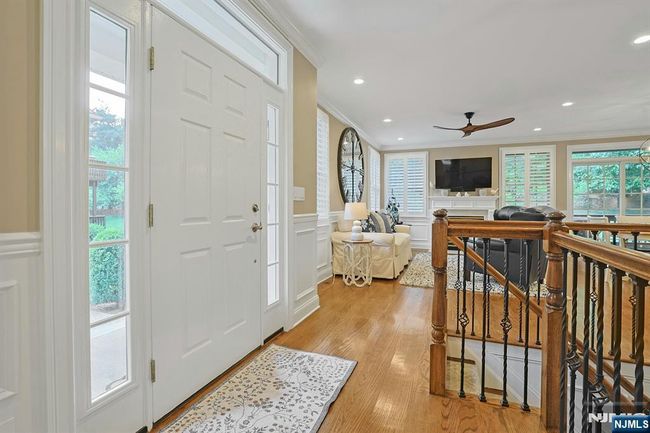 12 Pheasant Run, Condo with 2 bedrooms, 3 bathrooms and null parking in Old Tappan NJ | Image 4
