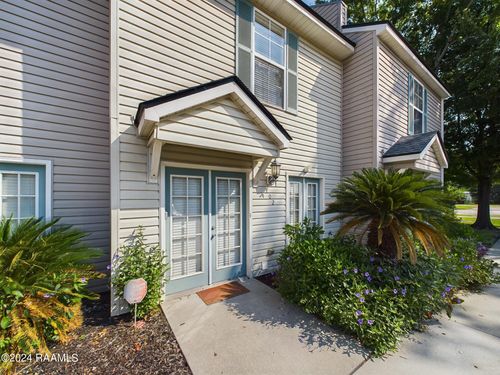 102 Judice Meadows Ln, Lafayette, LA, 70506-7079 | Card Image