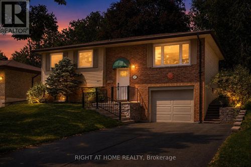 1077 Danita Blvd, Peterborough, ON, K9J7K7 | Card Image