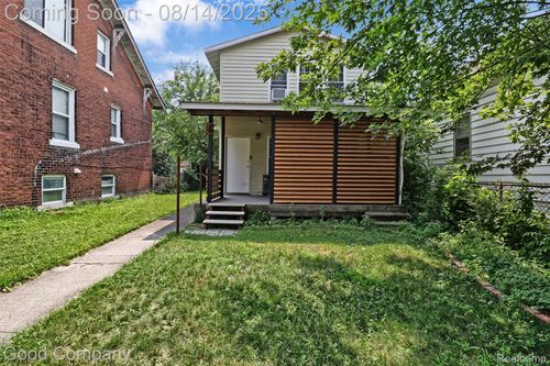 2644 Pulaski St, Hamtramck, MI, 48212-3011 | Card Image