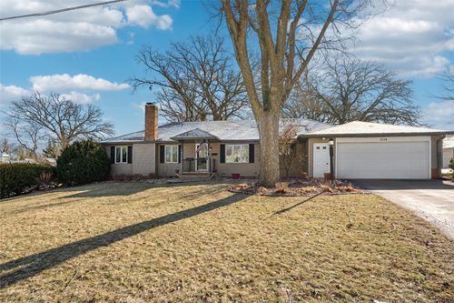 1118 Woodland Dr, Newton, IA, 50208-4443 | Card Image