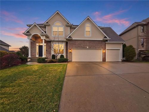 9007 Ne 94th Pl, Kansas City, MO, 64157-7797 | Card Image