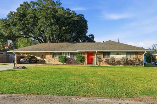 9933 E Coronado Dr, Baton Rouge, LA, 70815-1305 | Card Image
