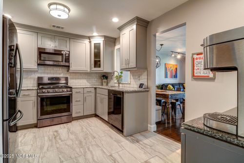 19 Tulip Ln, Freehold, NJ, 07728-4032 | Card Image