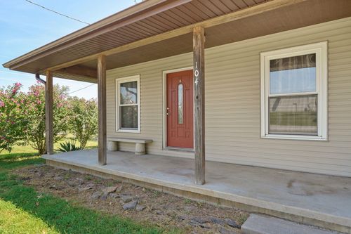 104 S Delaware Street, Nixa, MO, 65714 | Card Image