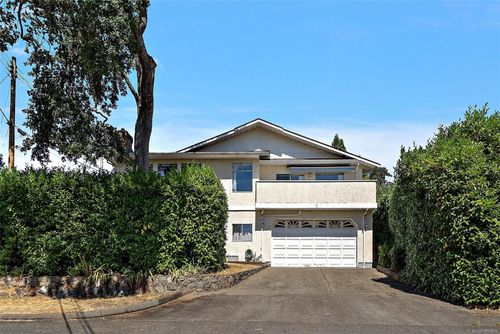 3301 Argyle Pl, Victoria, BC, V8P5R8 | Card Image