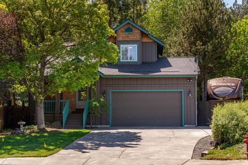 1757 Ne Bobbie Ct, Bend, OR, 97701-6608 | Card Image