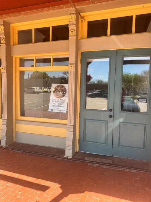 137 Historic Town Sq, Lancaster, TX, 75146-3226 | Card Image