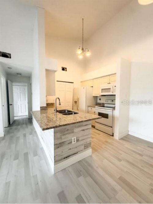 unit-204-1218 Bermuda Lakes Ln, KISSIMMEE, FL, 34741-2164 | Card Image