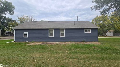 502 N Western St, Lake Mills, IA, 50450-1028 | Card Image