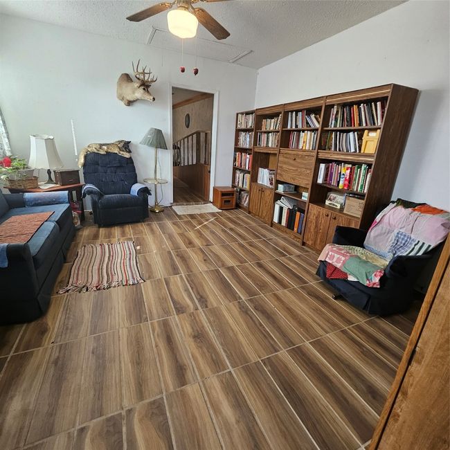 or reading room | Image 27