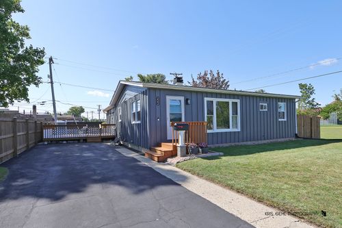222 W Church St, Wauconda, IL, 60084-1718 | Card Image