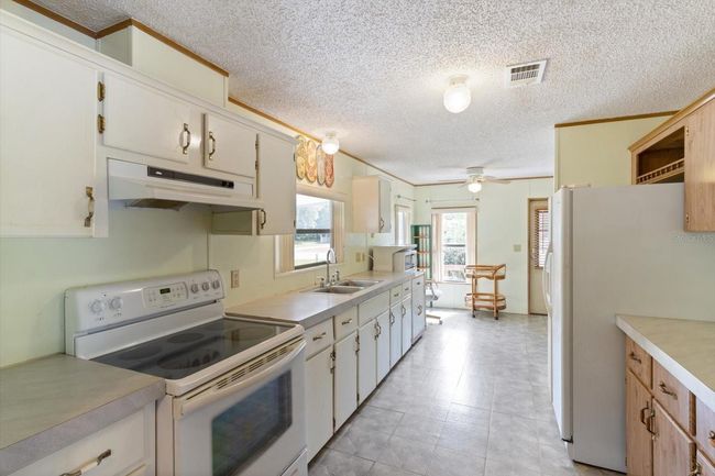 6890 W Hamill Ct, House other with 3 bedrooms, 2 bathrooms and null parking in Homosassa FL | Image 10