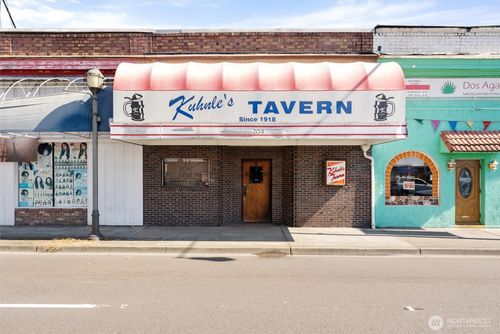 204 State Ave, Marysville, WA, 98270-5108 | Card Image