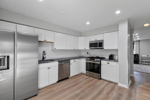 unit-11-121 Russo Ave, East Haven, CT, 06513-2760 | Card Image