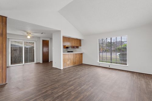 b-5304 Indio Cir, Austin, TX, 78745-2605 | Card Image