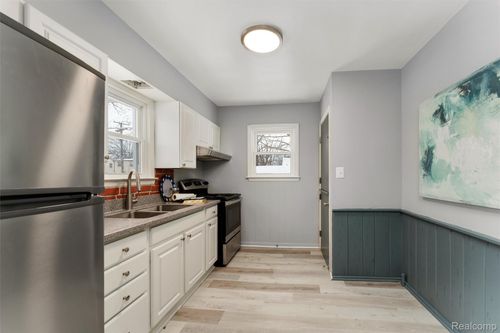 4190 2nd St, Wayne, MI, 48184-2123 | Card Image