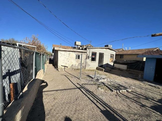 208 Bryan St, House other with 3 bedrooms, 1 bathrooms and null parking in Fabens TX | Image 7