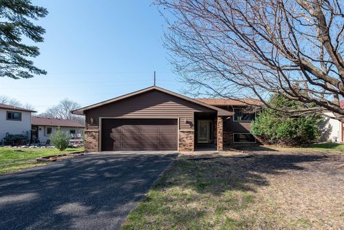 1540 Peggy Ln, North Mankato, MN, 56003-1954 | Card Image