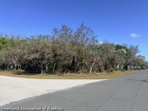 1901 N Berkley Rd, Avon Park, FL, 33825-9281 | Card Image