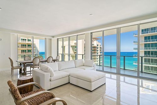 1702-3100 N Ocean Dr, Riviera Beach, FL, 33404-3214 | Card Image