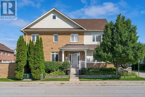 35 Side Launch Way, Collingwood, ON, L9Y0J9 | Card Image