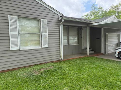 2909 Boyd Ave, Groves, TX, 77619-3437 | Card Image