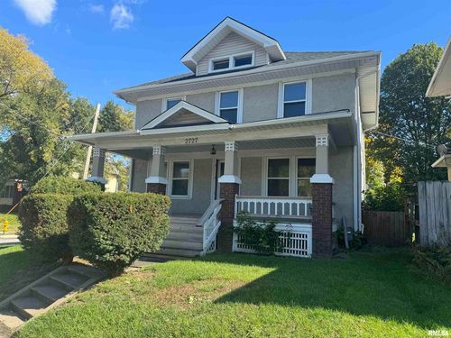 2727 Brady St, Davenport, IA, 52803-1517 | Card Image