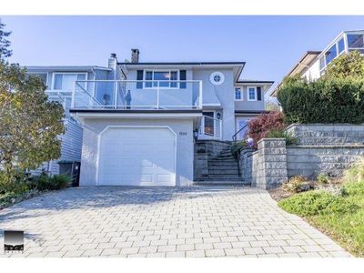 1181 Russell Ave, House other with 3 bedrooms, 3 bathrooms and 1 parking in North Vancouver BC | Image 1