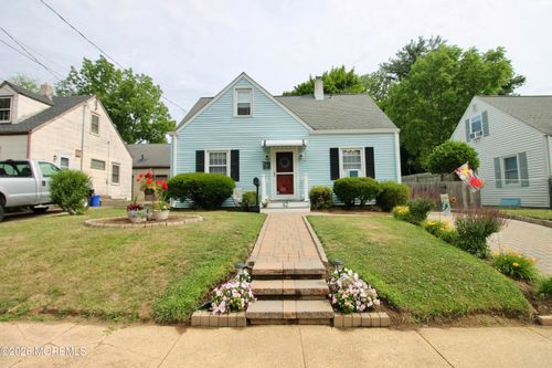 42 Barkalow Ave, Freehold, NJ, 07728-2064 | Card Image