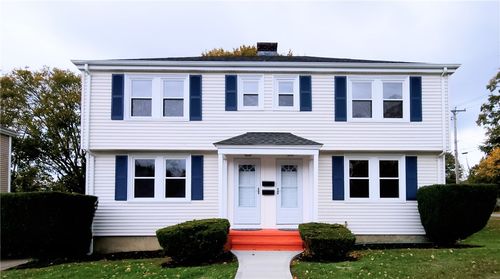 1 Shangri La Ln, Middletown, RI, 02842-5437 | Card Image